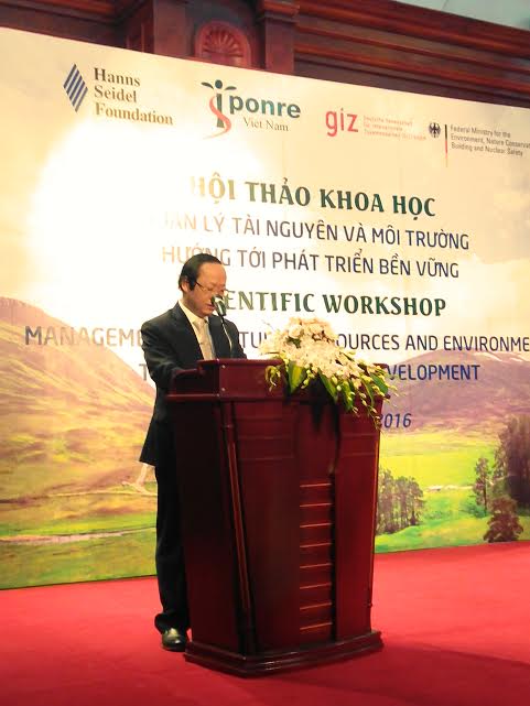 Hội[-]thảo[-]khoa[-]học:[-]Quản[-]lý[-]tài[-]nguyên[-]và[-]môi[-]trường:[-]cơ[-]hội,[-]thách[-]thức,[-]tầm[-]nhìn[-]và[-]các[-]giải[-]pháp[-]hoàn[-]thiện[-]thể[-]chế